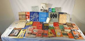 lot 189 image: Huge Lot of Vintage Electronics and Vacuum Tube Manuals, Catalogs and Schematics