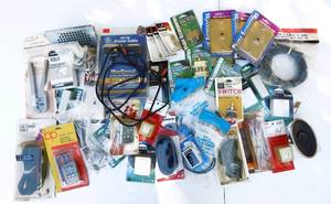 lot 198 image: Lot of Vintage Electronic and Phone Components