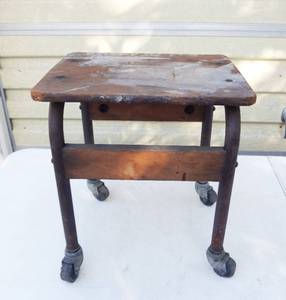 lot 129 image: Vintage Rolling Shop Stool