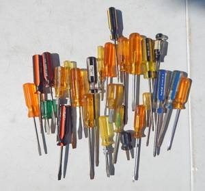 lot 240 image: Large Lot of Standard Flat Head Slotted Screwdrivers