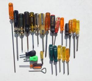 lot 245 image: Lot of Phillips Screwdrivers