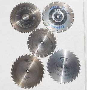 lot 255 image: Lot of Large Circular Saw Blades