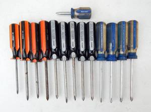 lot 243 image: Lot of PowrKraft, Amsco and Rosco Phillips Screwdrivers