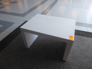 lot 12 image: 40 x 30 x 24 Nesting Display Table