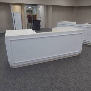 lot 30 image: 36 x 92 x 32 Rolling Workstation