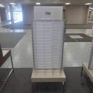 lot 100 image: 69 x 27 x 25 Glasses Display Rack