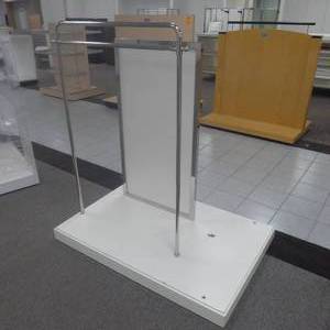 lot 142 image: 62 x 35 x 36 Rolling Display Rack