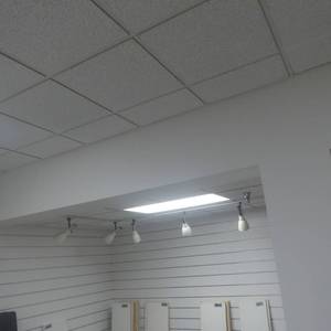 lot 222 image: LED Commercial Track Lighting