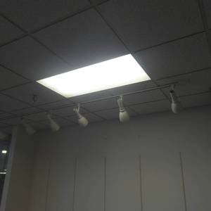lot 223 image: LED Commercial Track Lighting