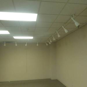 lot 224 image: LED Commercial Track Lighting