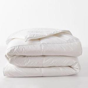 lot 31 image: Legends Luxury Geneva Hungarian White Goose Down Super-Light Comforter King White, C2R9-K-WHITE - NEW