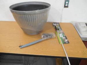 lot 61 image: PLANTER, SPRAY NOZZLE, GRILL BRUSH LOT