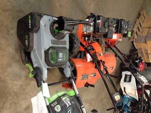 lot 46 image: LOT WITH ASSORTED POWERMATE TILLERS CUSTOMER RETURN SEE PICS FOR PARTS