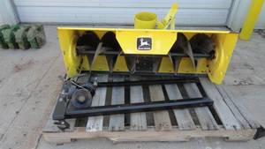 John Deere Snow Thrower 42