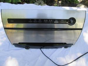 lot 32 image: Food Saver Machine (V3825)See Phot...