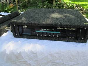 lot 33 image: Grundorf Mfg. Peavey Stereo Tube Po...