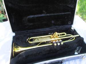 lot 35 image: King Tempo 600 Trumpet See Photos...