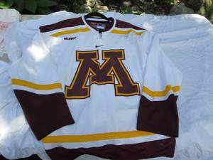 lot 41 image: Minnesota Gophers Jersey (Size M)...