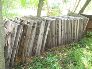 lot 66 image: 23 Wood Pallets...