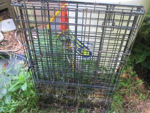 lot 67 image: Large Metal Dog Kennel...