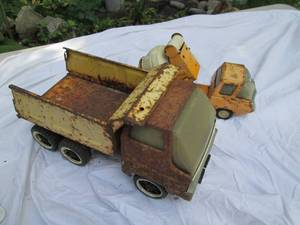 lot 77 image: Tonka Vintage Truck & Tanka Steamro...