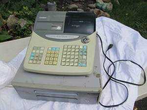 lot 81 image: Casio Commercial Electric Cash Regi...