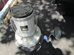 lot 100 image: Kero-Sun Heater & Sunflower Propane...