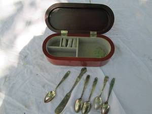 lot 119 image: Vintage Silver Spoons In Wood Case ...