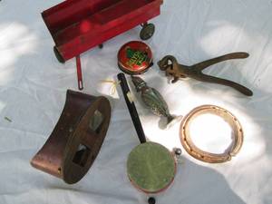 lot 122 image: Vintage Items  See Photos...