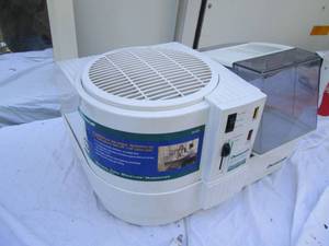 lot 176 image: DuraCraft Humidifier See Photos...