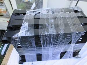 lot 191 image: 4 Tier Plastic Shelving Unit...