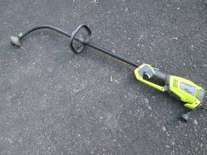 lot 197 image: Ryobi Weed Trimmer...