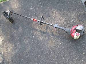 lot 198 image: Troy Built (TB32 EC) Week Trimmer ...