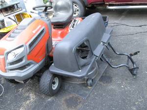 lot 201 image: Husqvarna YTH 22V45 Riding Lawn Mow...