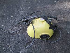 lot 202 image: Steam Cleaner Model# EK-8005 120V1...