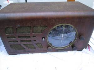 lot 229 image: Mantola Vintage Radio  (Serial # 22...