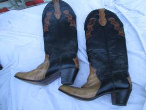 lot 231 image: Ladies (Size 7) Cowboy Boots Great...