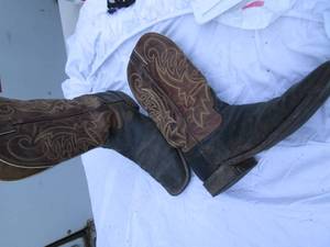 lot 232 image: Mens Cowboy Boots (Size 11)...