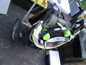 lot 239 image: Graco Baby Runner Stroller ...