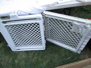 lot 252 image: (2) Stairway Gates See Photos...