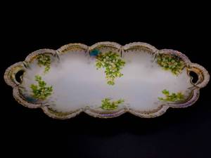 lot 114 image: R. S. Prussia Red Mark with a Lace Boarder, Mistletoe, and Open Handles