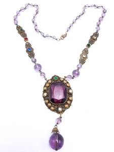 lot 204 image: Antique Purple Fluorite Center Gem and Beaded Necklace