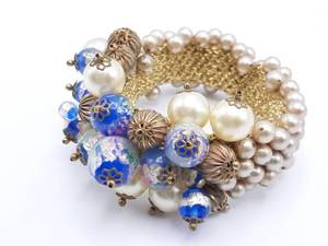 lot 206 image: Pearl and Handmade Blue Glass Beaded Bracelet