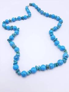lot 211 image: Turquoise Glass and Rock Beaded Necklace