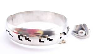 lot 221 image: Vintage Sterling PAC Clip Bracelet with Beau Sterling Ring