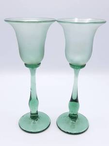 lot 306 image: Breathtaking Iridescent Hand-blown Wineglasses