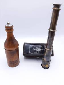 lot 320 image: Vintage Pepsi Cola Pepper and Salt Shaker and