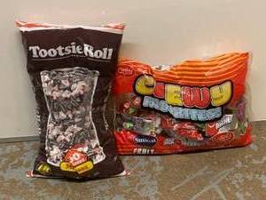 lot 8 image: Candy