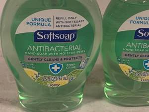 lot 82 image: Softsoap Antibacterial