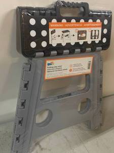 lot 44 image: Folding Step Stool